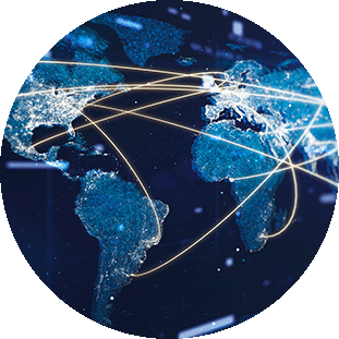 Un mapa del mundo con rutas aéreas mundiales destacadas.