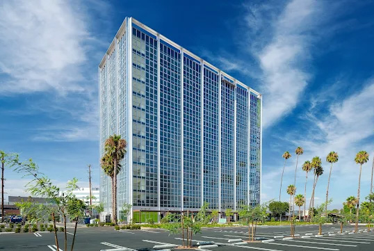 Photo of Panorama Towers courtesy of Shomof Group.