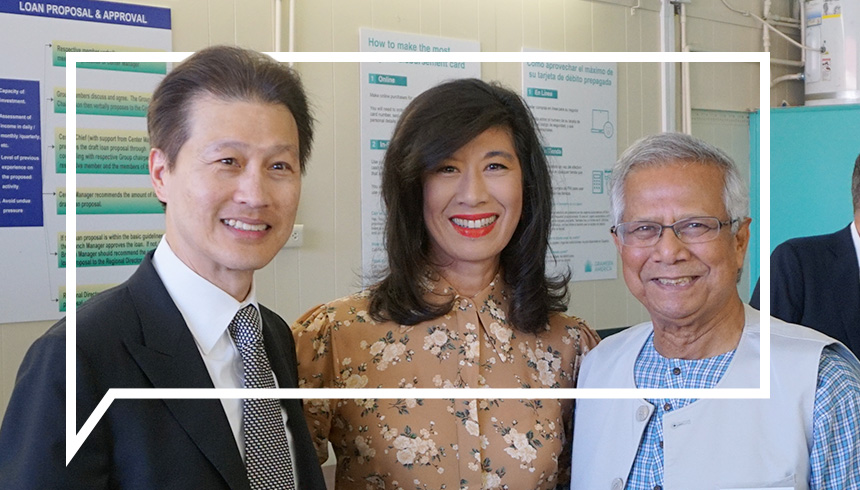 Dominic Ng, Andrea Jung and Dr. Muhammad Yunus at Grameen America’s Los Angeles ribbon cutting.