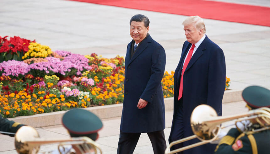 中国国家主席习近平与美国总统特朗普在人民大会堂前