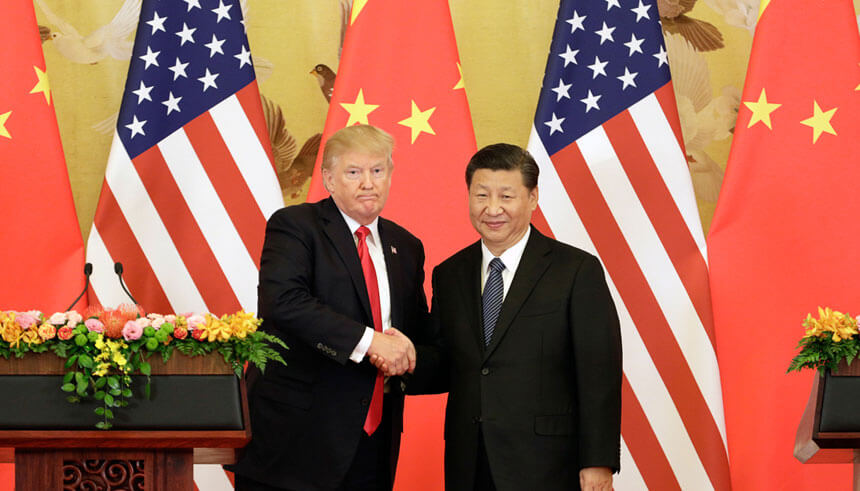 中國國家主席習近平與美國總統特朗普在人民大會堂握手