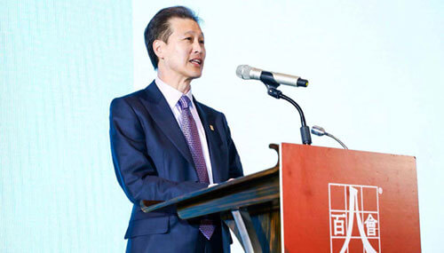 吴建民在于上海举办的百人会（Committee of 100，简称C100）2019大中华年会暨晚宴上发表主题演讲。