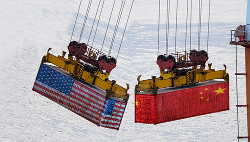 印有中美国旗的集装箱，代表中美贸易战